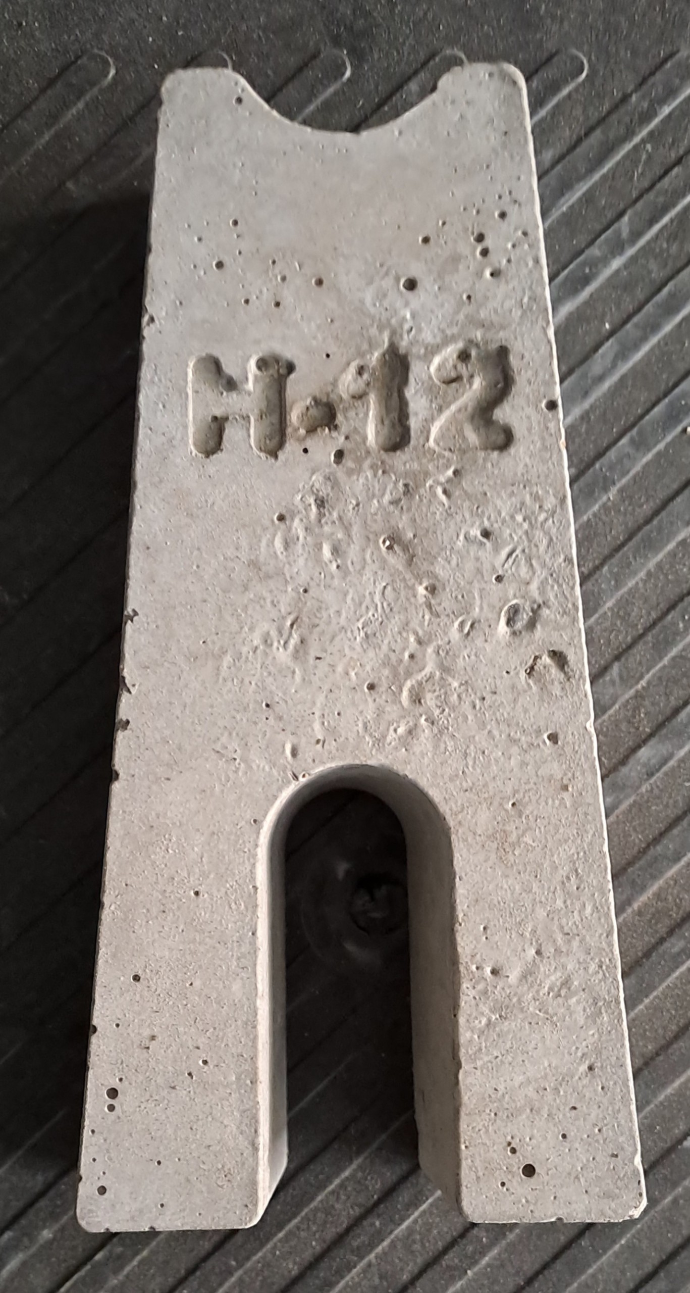 CON KÊ BÊ TÔNG H12 [ 120MM ] - 29 VIÊN / THÙNG - THÍCH HỢP KÊ THÉP LỚP 2 - SÀN 15CM