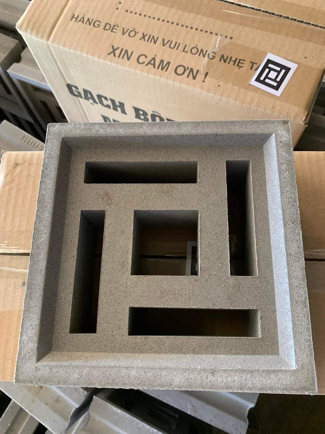 GẠCH BÔNG GIÓ - MÃ : NT03 - KT : 19 x 19 x 6.5 [cm ] - Màu : Xám